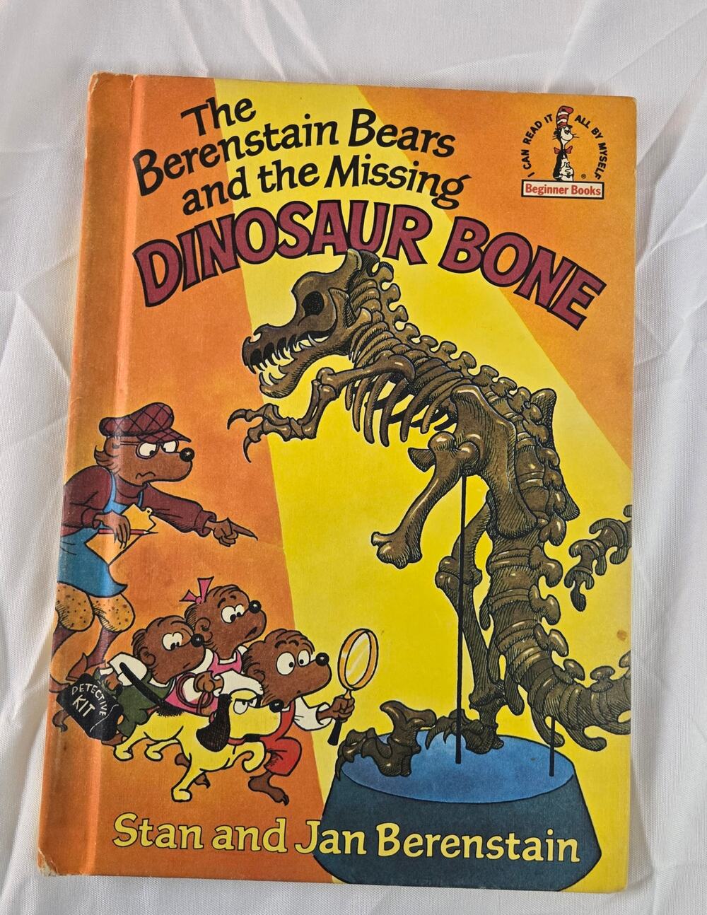 The Missing Dinosaur Bone Stan & Jan Berenstain Vintage 1980 HC Beginner Book